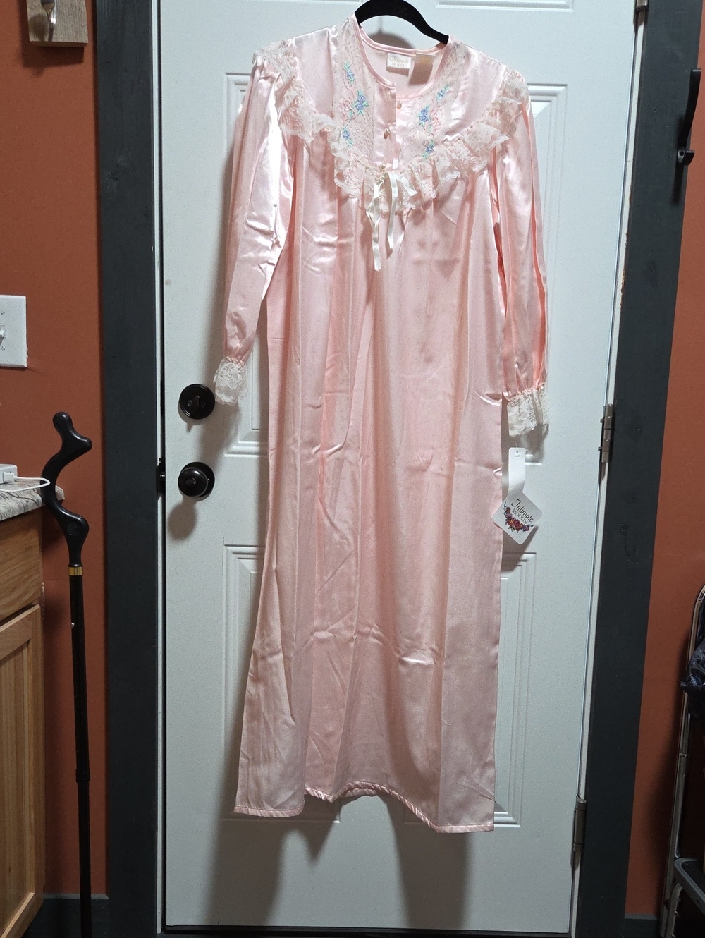 Vintage Long Pink Satin Nightgown with Lace Trim. Intimate Moods Size Med NWT